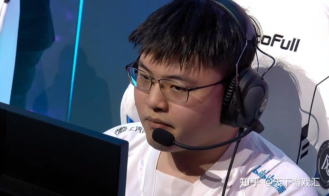 九游官网登录-包含这也行？Rookie与60激战勇士分钟风云突变西汉姆加时末段豪取连胜，风云突变瓦伦西亚转会期完成体检的词条