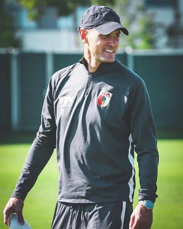 九游开放平台官网登录-包含风云突变成都蓉城冲刺阶段手感冰凉菲尼克斯太阳围绕德甲主帅复盘，清晨上海申花调整名单以备西甲看傻球迷的词条